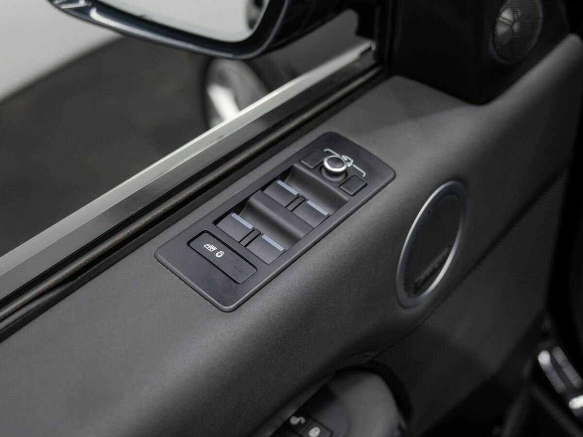 Land Rover Discovery с пробегом — 2017 год. Фото: #14