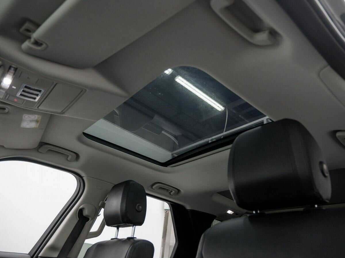 Land Rover Discovery с пробегом — 2017 год. Фото: #18