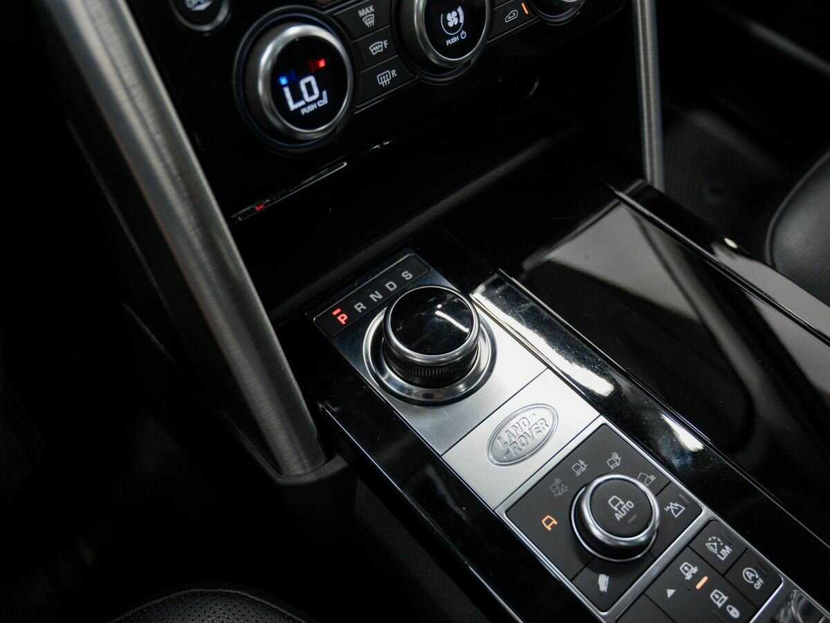 Land Rover Discovery с пробегом — 2017 год. Фото: #19