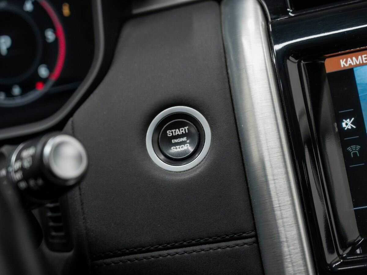 Land Rover Discovery с пробегом — 2017 год. Фото: #24