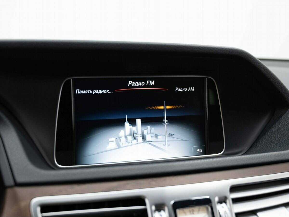 Mercedes-Benz E-Класс с пробегом — 2015 год. Фото: #19