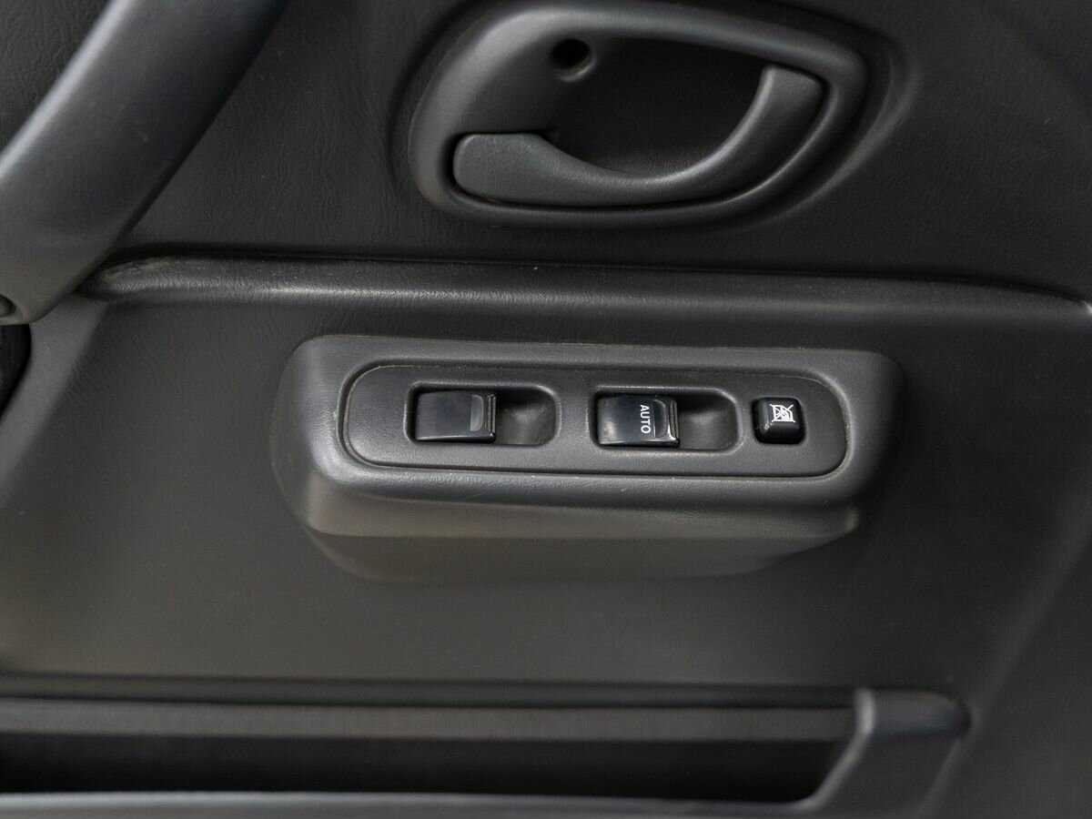 Suzuki Jimny с пробегом — 2007 год. Фото: #12