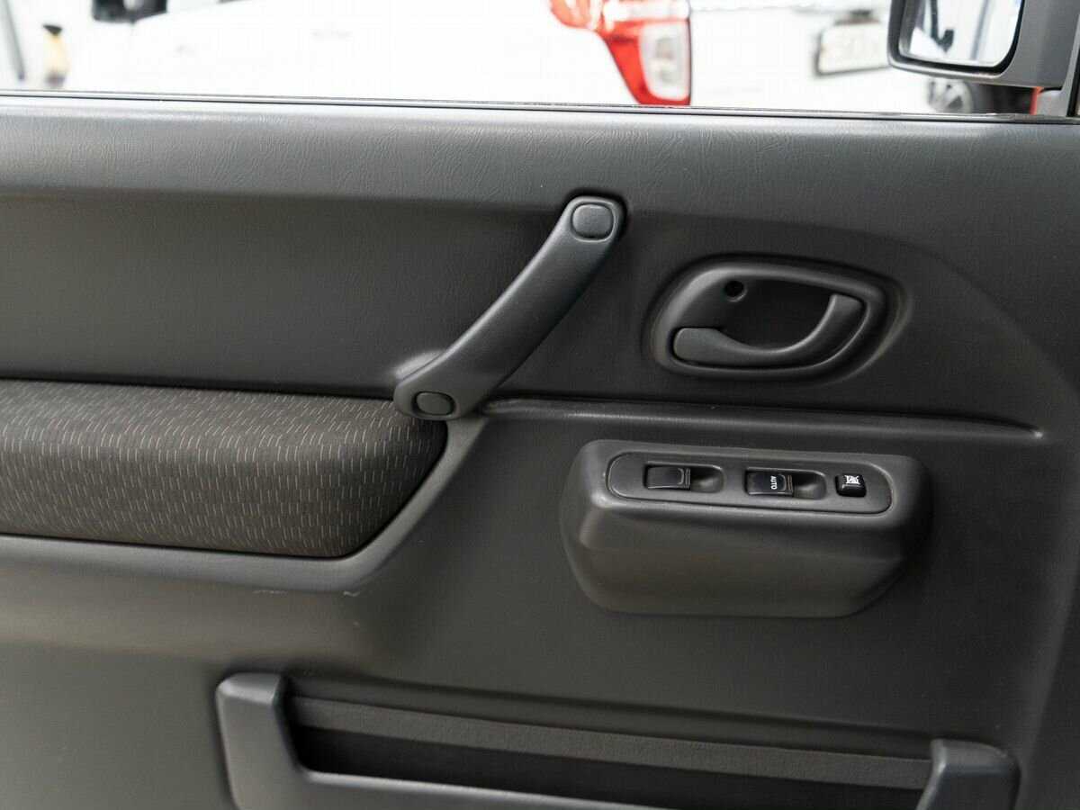 Suzuki Jimny с пробегом — 2007 год. Фото: #13