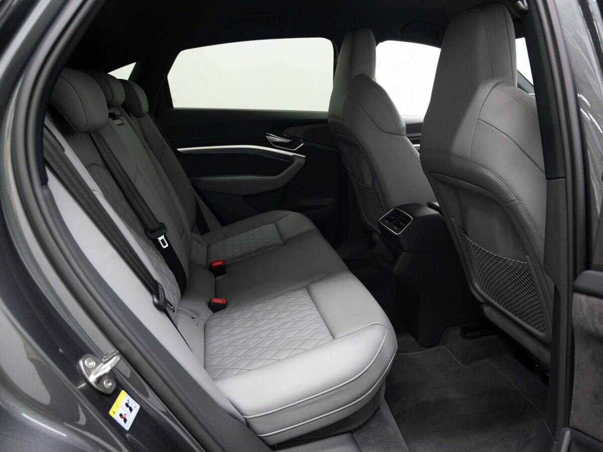 Audi e-tron с пробегом — 2020 год. Фото: #9