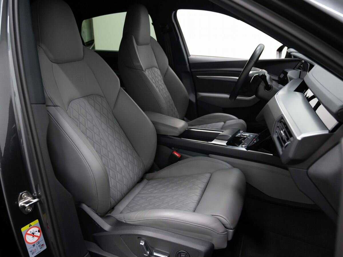 Audi e-tron с пробегом — 2020 год. Фото: #11