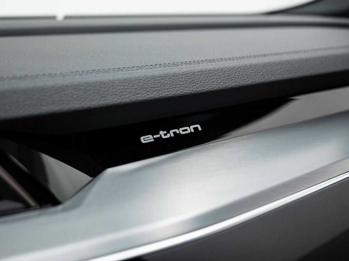 Audi e-tron с пробегом — 2020 год. Фото: #27
