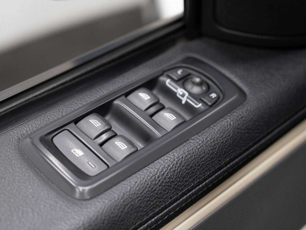 Land Rover Range Rover Sport с пробегом — 2012 год. Фото: #19