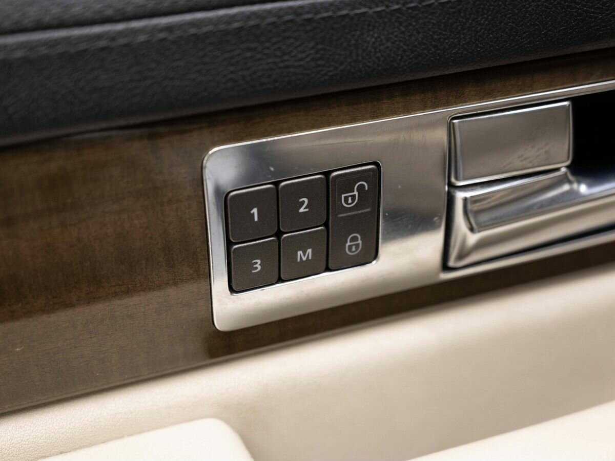 Land Rover Range Rover Sport с пробегом — 2012 год. Фото: #20