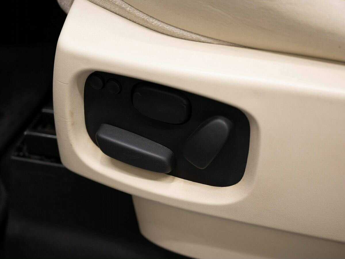 Land Rover Range Rover Sport с пробегом — 2012 год. Фото: #22