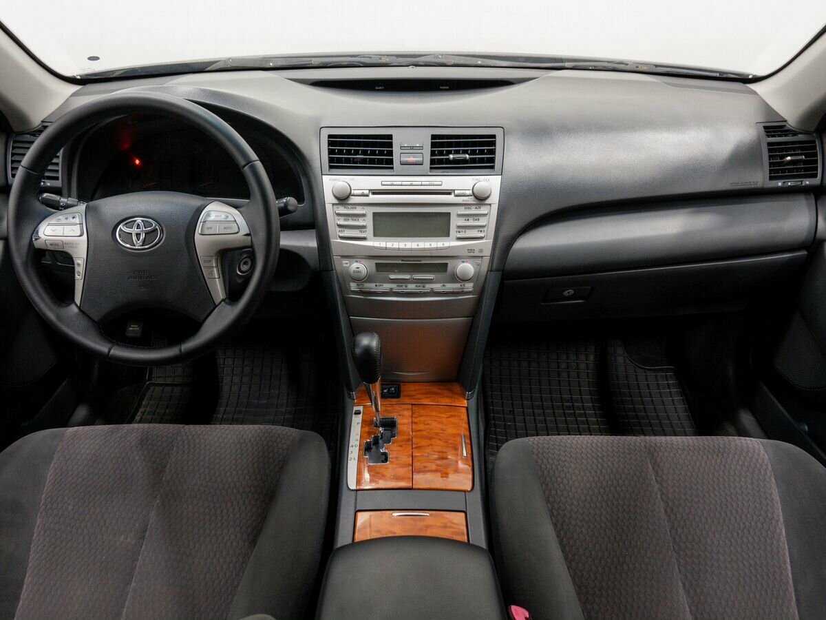 Toyota Camry с пробегом — 2009 год. Фото: #9