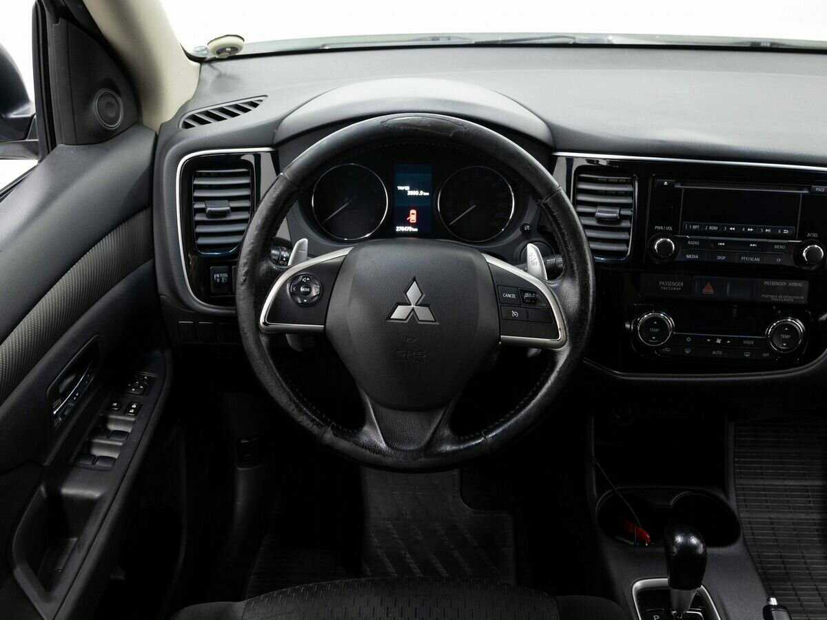 Mitsubishi Outlander с пробегом — 2012 год. Фото: #15
