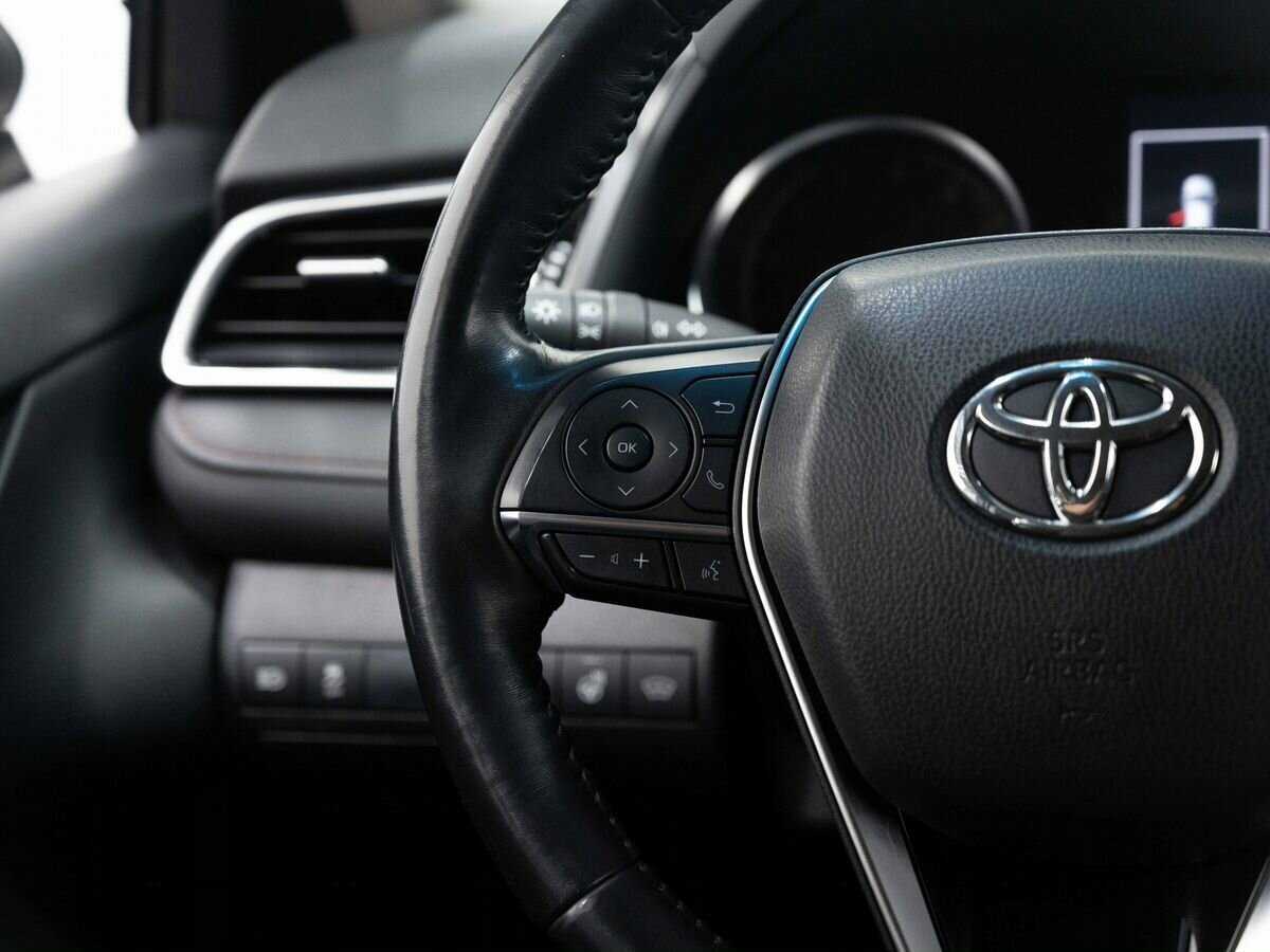 Toyota Camry с пробегом — 2019 год. Фото: #15