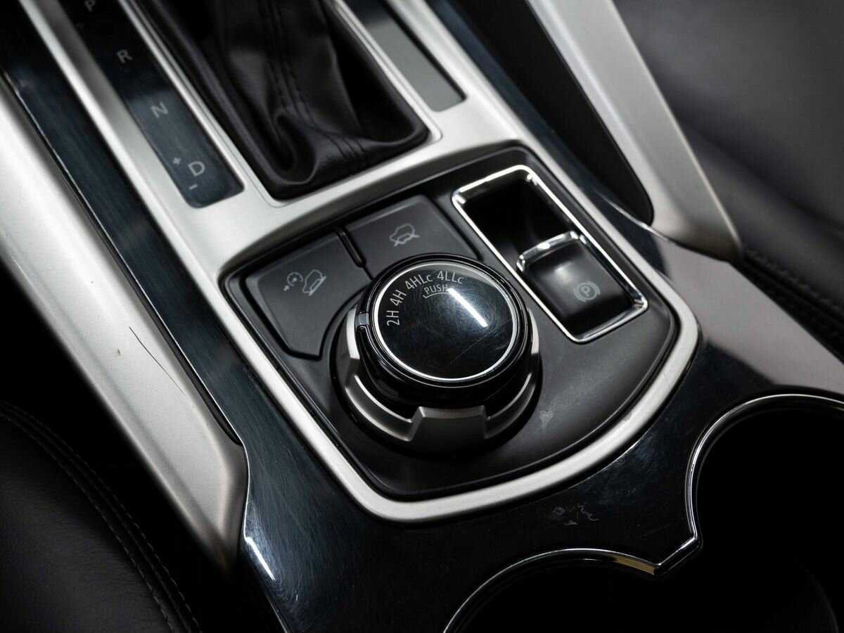 Mitsubishi Pajero Sport с пробегом — 2017 год. Фото: #23