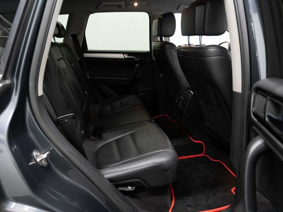 Volkswagen Touareg с пробегом — 2010 год. Фото: #9