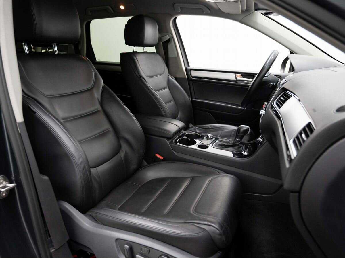Volkswagen Touareg с пробегом — 2010 год. Фото: #11