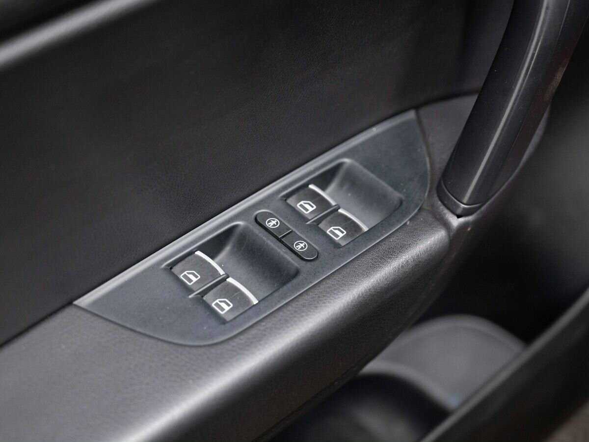 Volkswagen Touareg с пробегом — 2010 год. Фото: #18