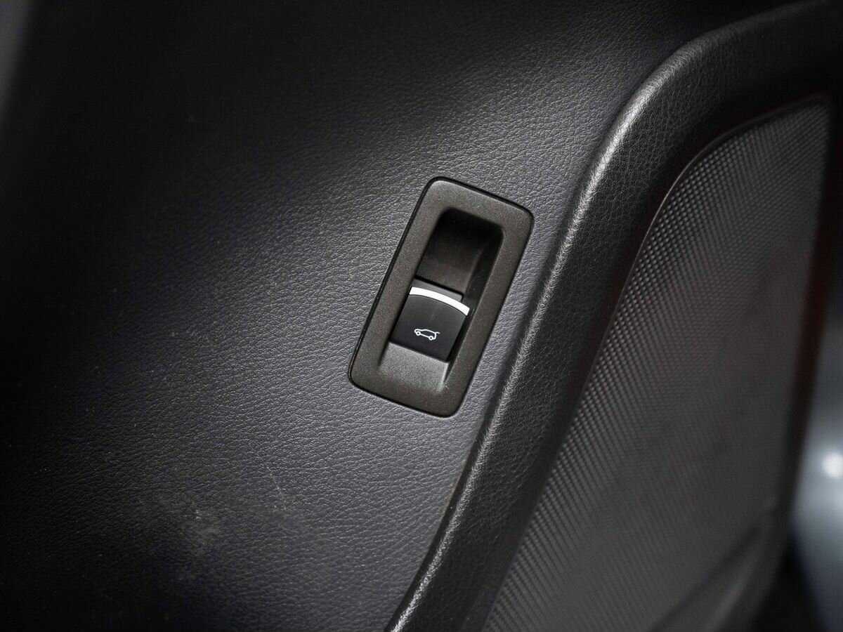 Volkswagen Touareg с пробегом — 2010 год. Фото: #19