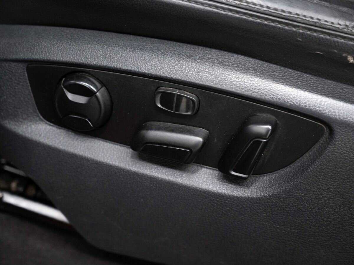 Volkswagen Touareg с пробегом — 2010 год. Фото: #20