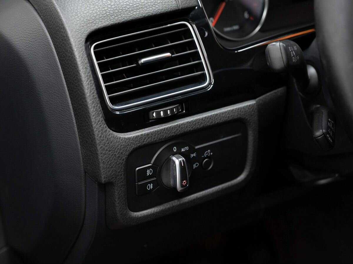 Volkswagen Touareg с пробегом — 2010 год. Фото: #21