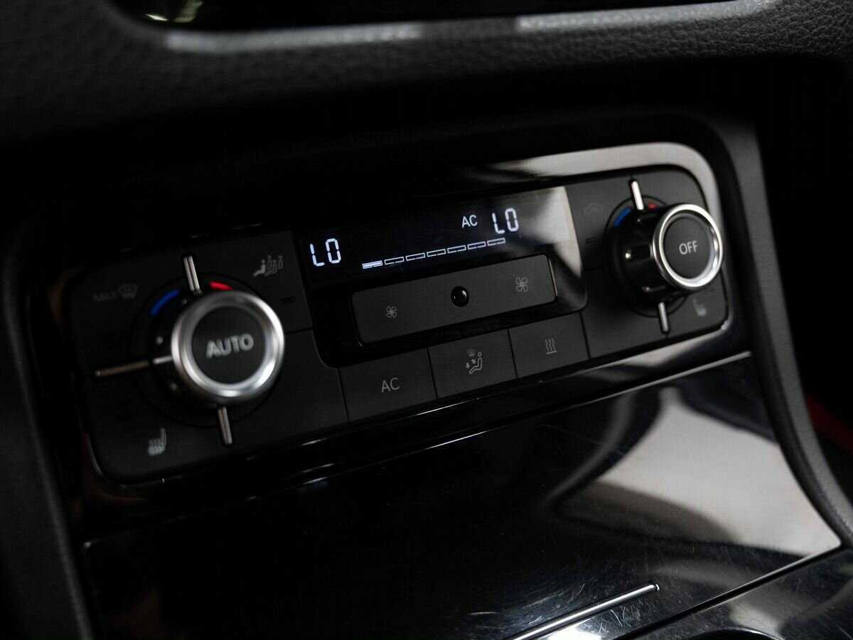 Volkswagen Touareg с пробегом — 2010 год. Фото: #23