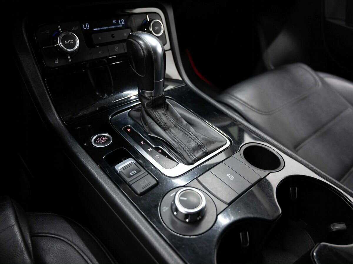 Volkswagen Touareg с пробегом — 2010 год. Фото: #24