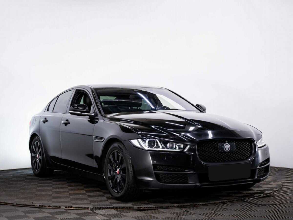 Jaguar XE с пробегом — 2016 год. Фото: #2