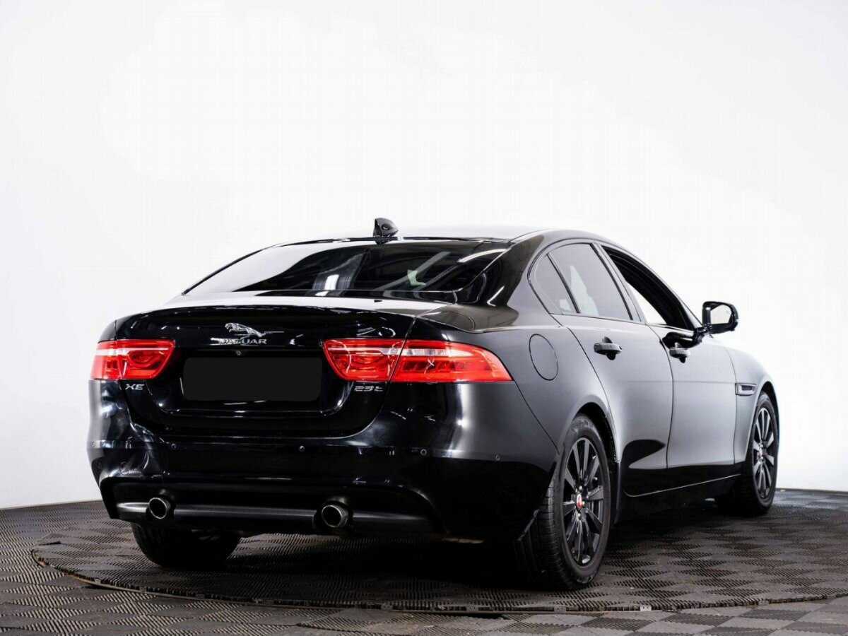 Jaguar XE с пробегом — 2016 год. Фото: #5