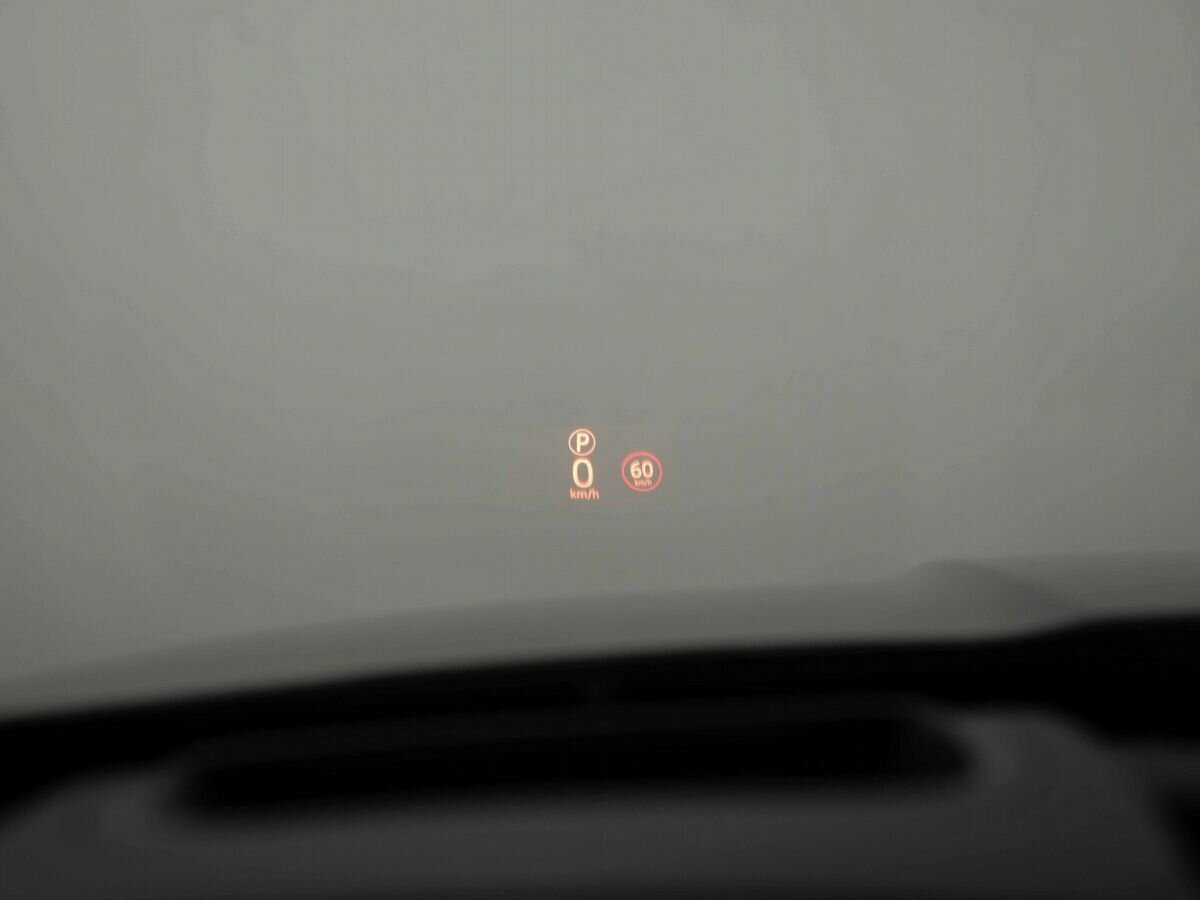 Jaguar XE с пробегом — 2016 год. Фото: #24