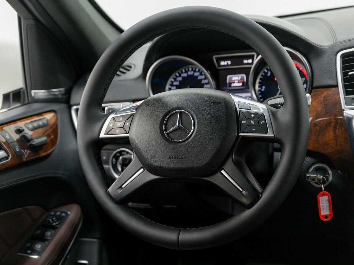 Mercedes-Benz GL-Класс с пробегом — 2013 год. Фото: #10