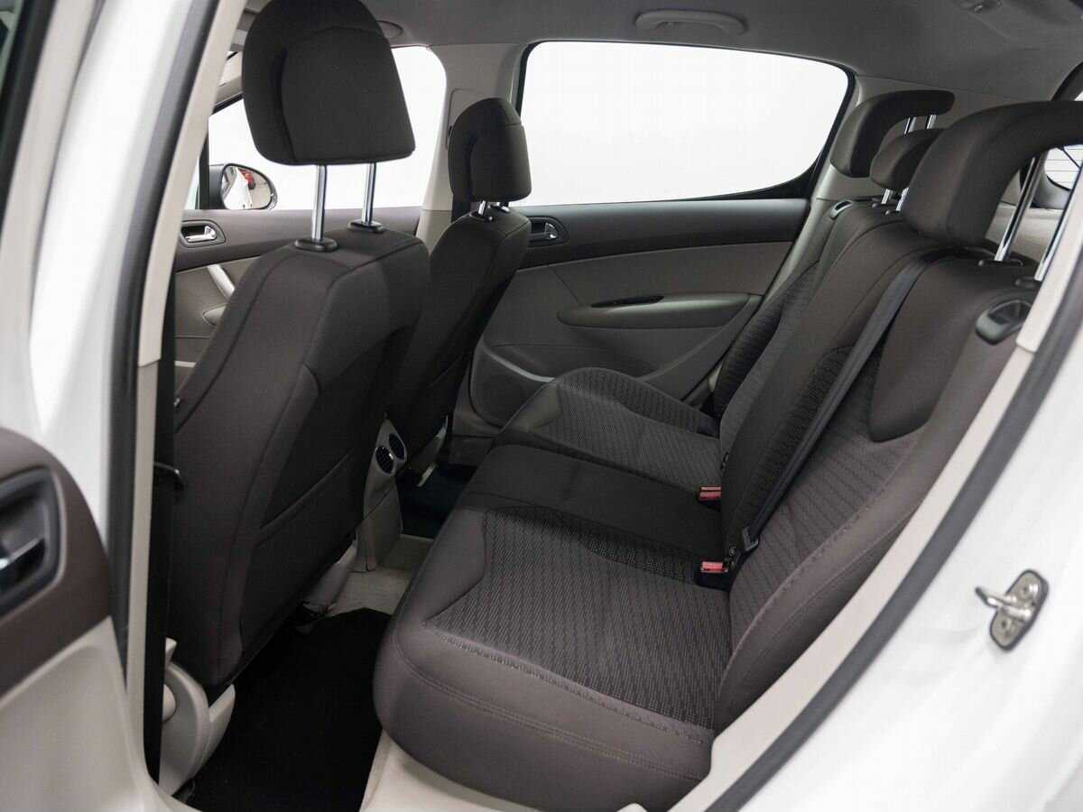 Peugeot 308 с пробегом — 2008 год. Фото: #8