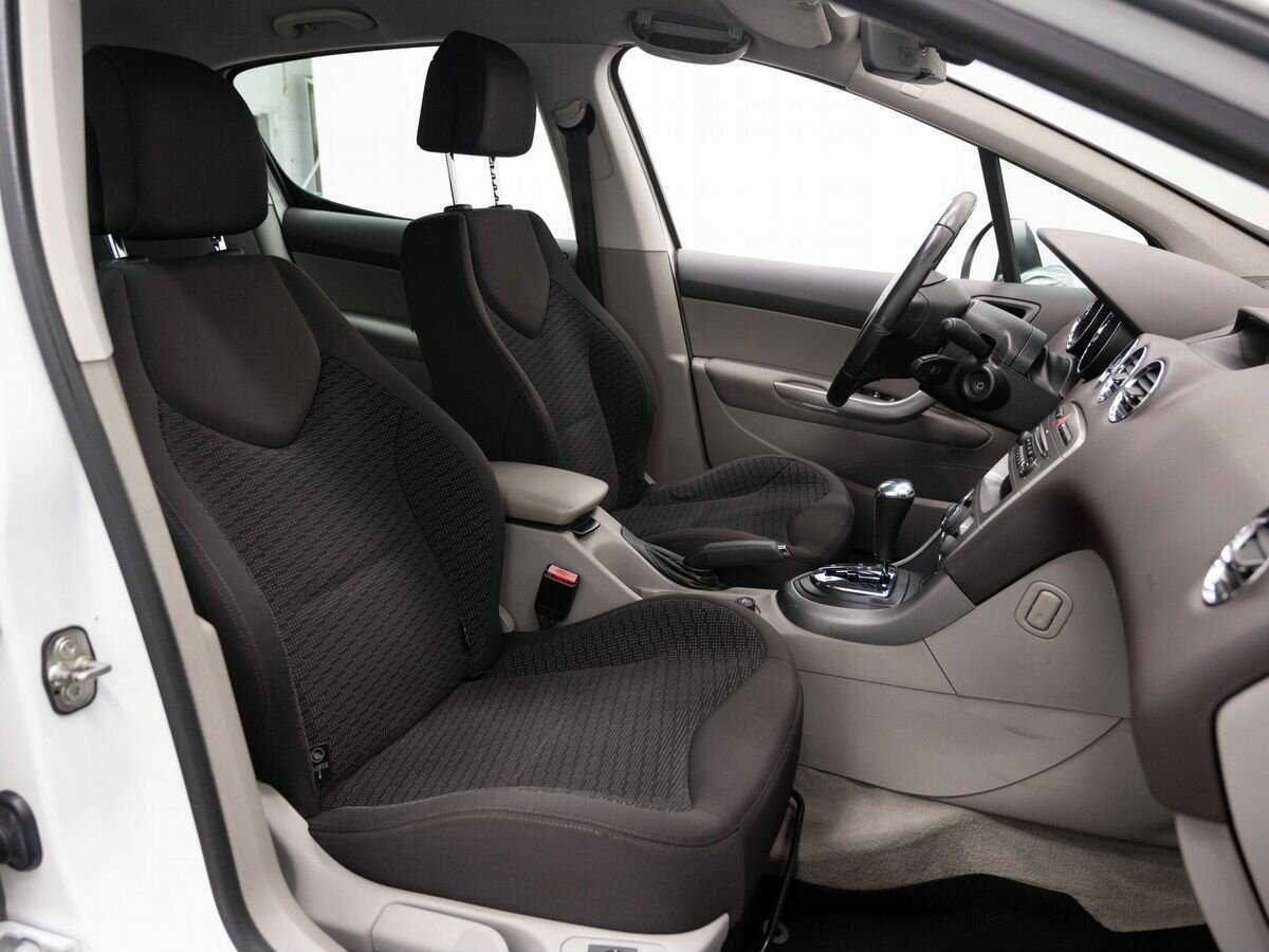 Peugeot 308 с пробегом — 2008 год. Фото: #11