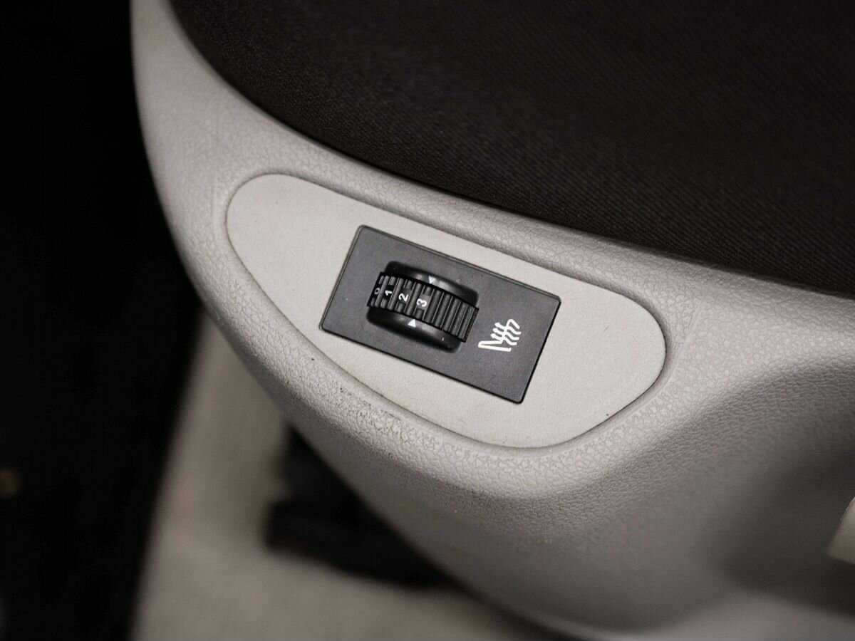 Peugeot 308 с пробегом — 2008 год. Фото: #16