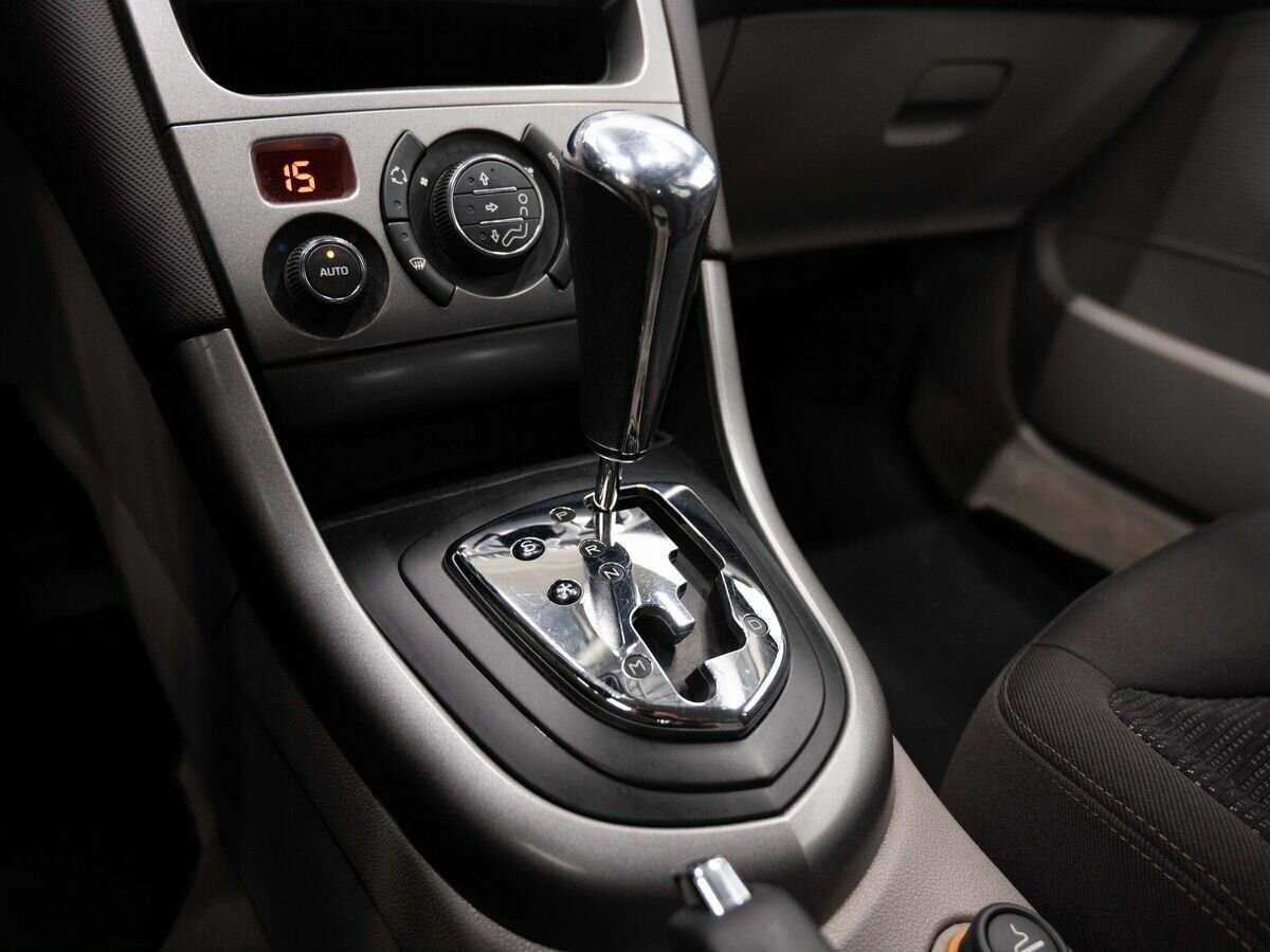 Peugeot 308 с пробегом — 2008 год. Фото: #18