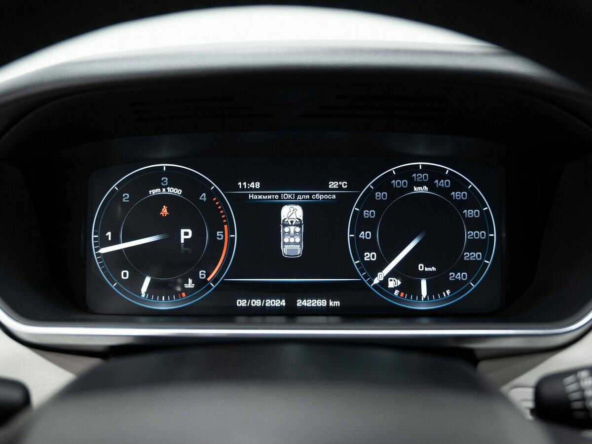 Land Rover Range Rover Sport с пробегом — 2013 год. Фото: #17