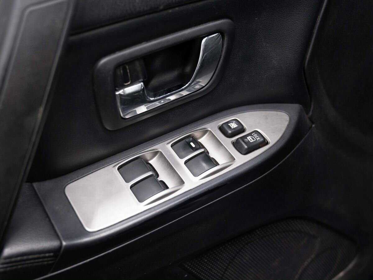 Mitsubishi Pajero с пробегом — 2008 год. Фото: #16