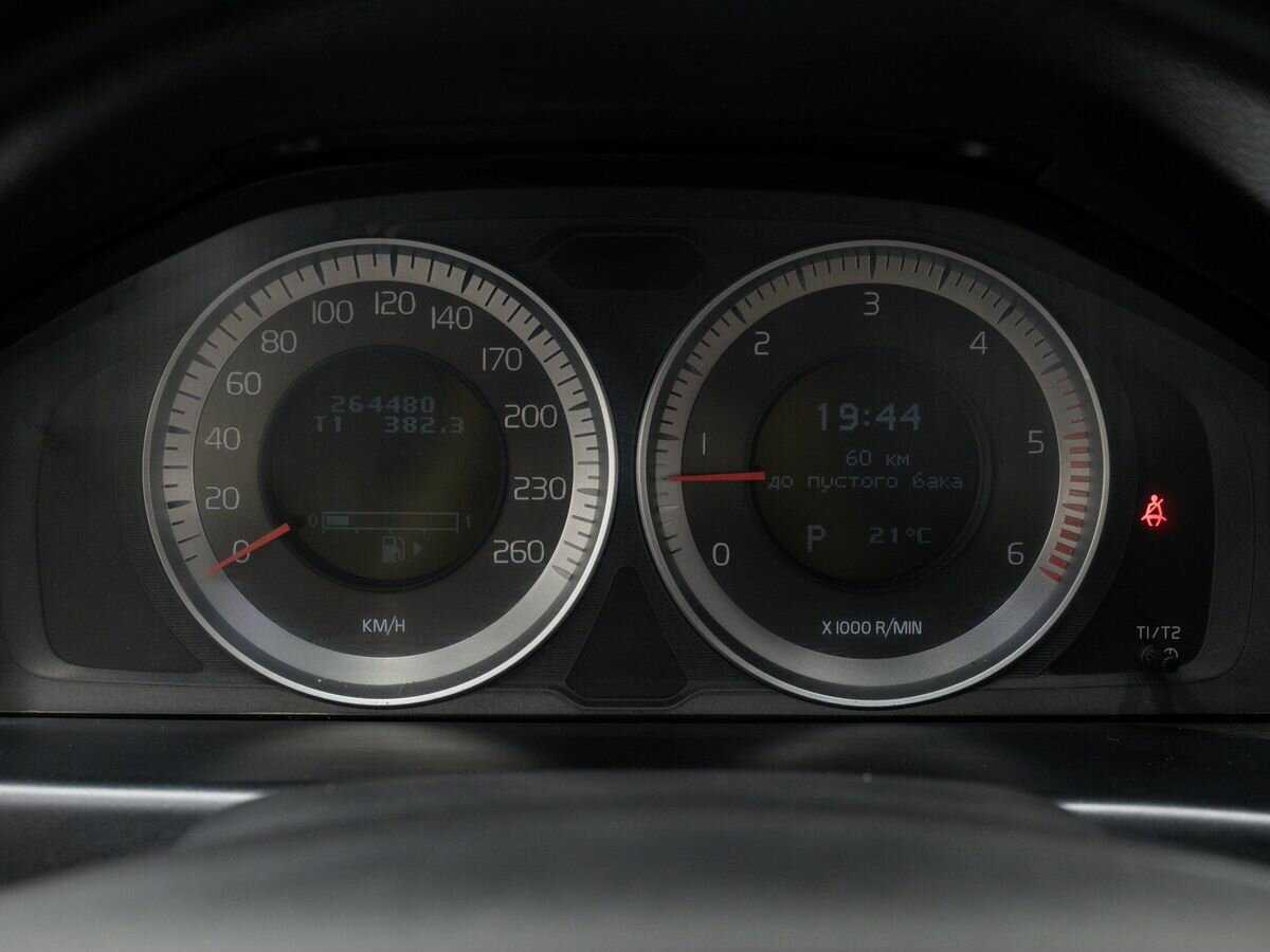 Volvo XC70 с пробегом — 2012 год. Фото: #19