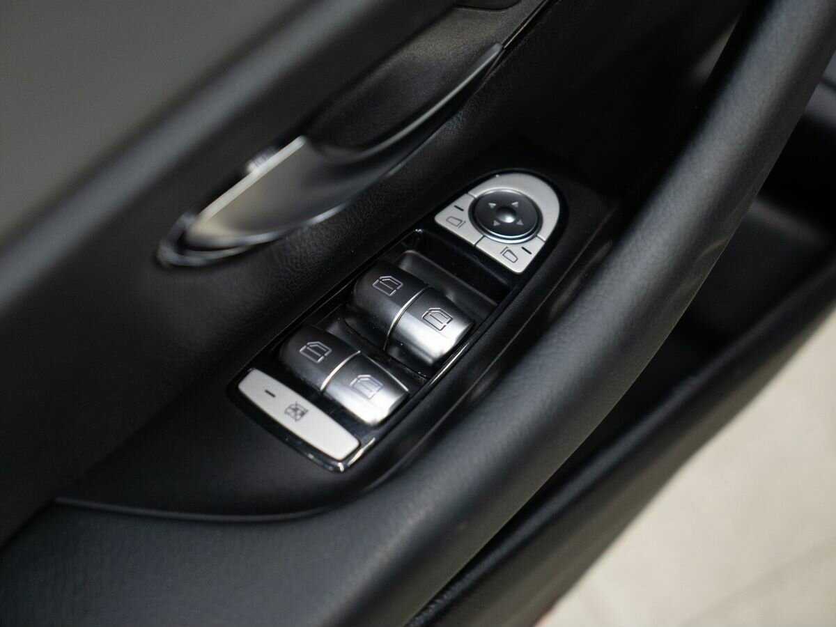 Mercedes-Benz E-Класс с пробегом — 2018 год. Фото: #11