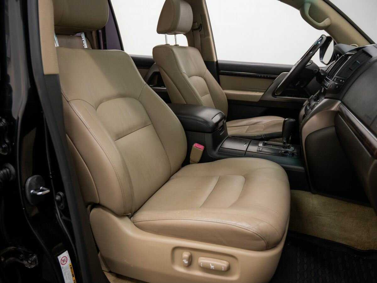 Toyota Land Cruiser с пробегом — 2011 год. Фото: #7