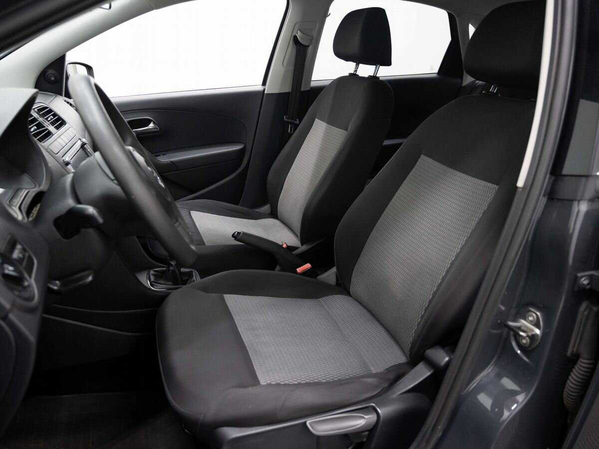 Volkswagen Polo с пробегом — 2011 год. Фото: #7