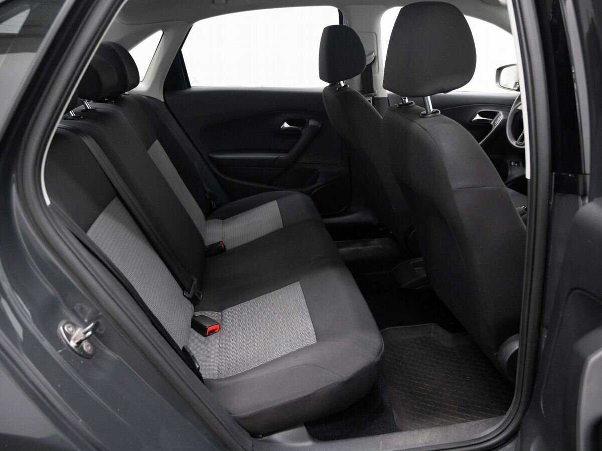 Volkswagen Polo с пробегом — 2011 год. Фото: #9
