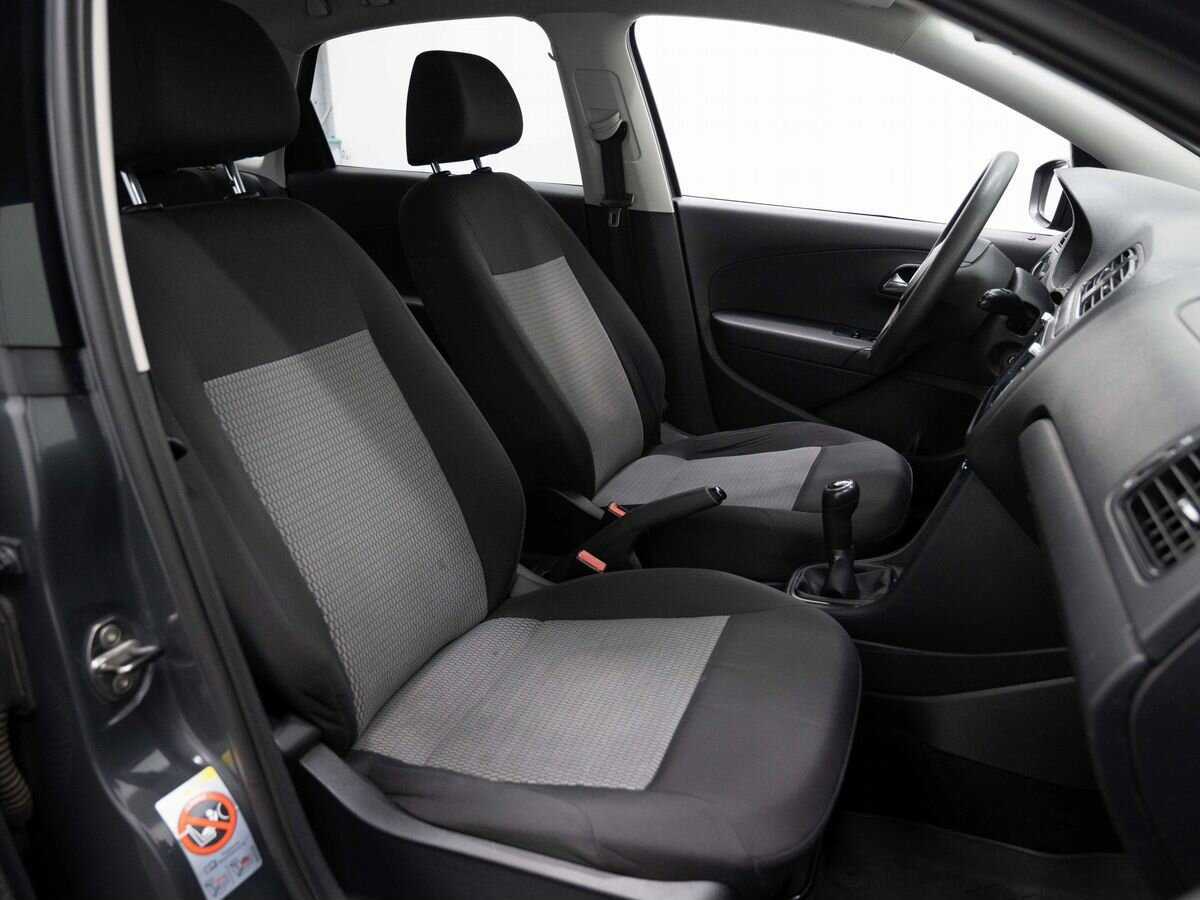 Volkswagen Polo с пробегом — 2011 год. Фото: #11