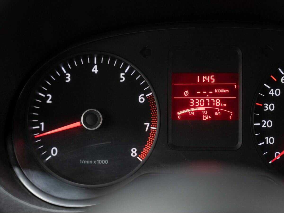 Volkswagen Polo с пробегом — 2011 год. Фото: #16