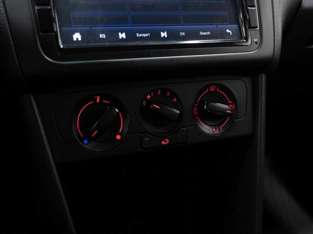 Volkswagen Polo с пробегом — 2011 год. Фото: #18