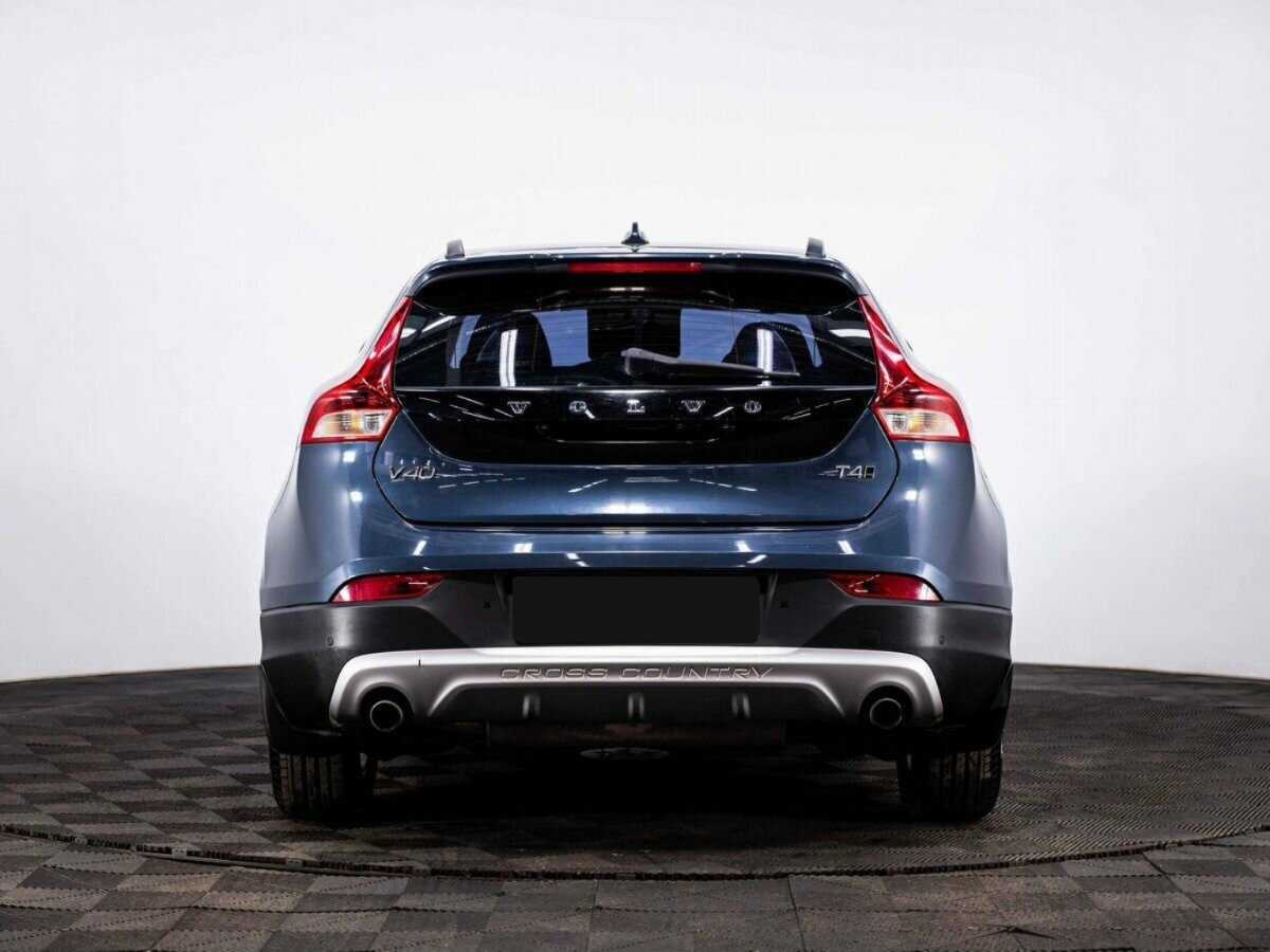 Volvo V40 Cross Country с пробегом — 2017 год. Фото: #4