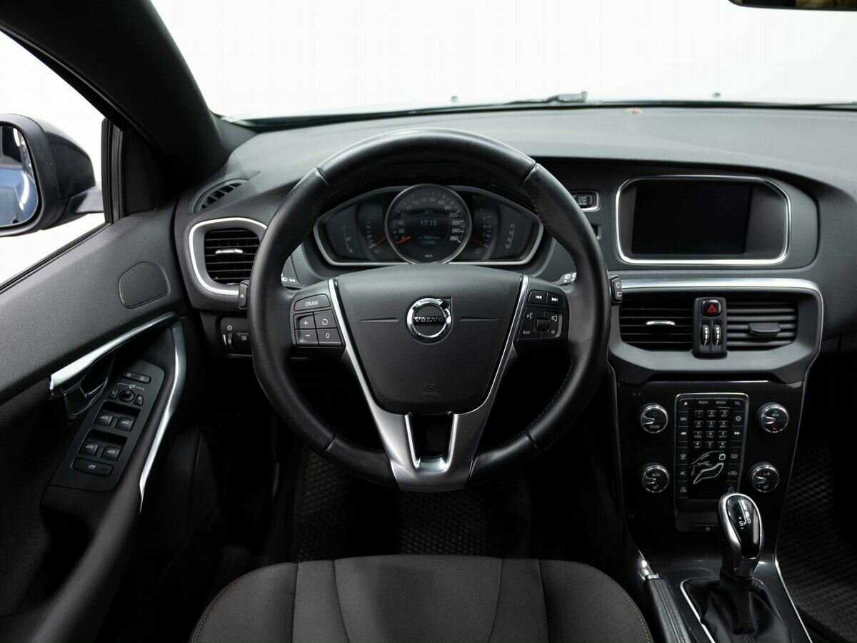 Volvo V40 Cross Country с пробегом — 2017 год. Фото: #13