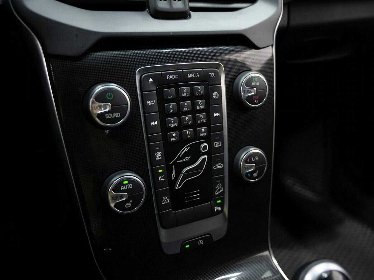 Volvo V40 Cross Country с пробегом — 2017 год. Фото: #16