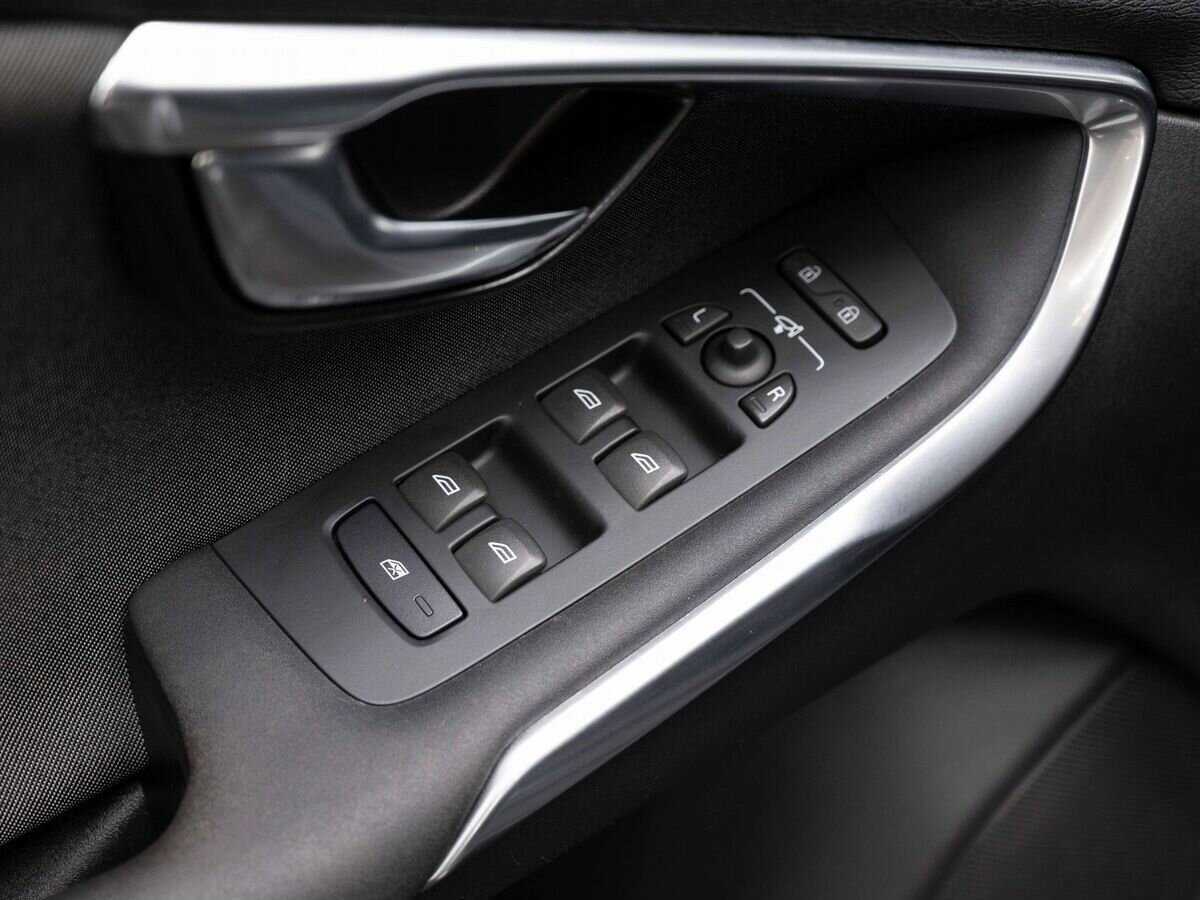 Volvo V40 Cross Country с пробегом — 2017 год. Фото: #19