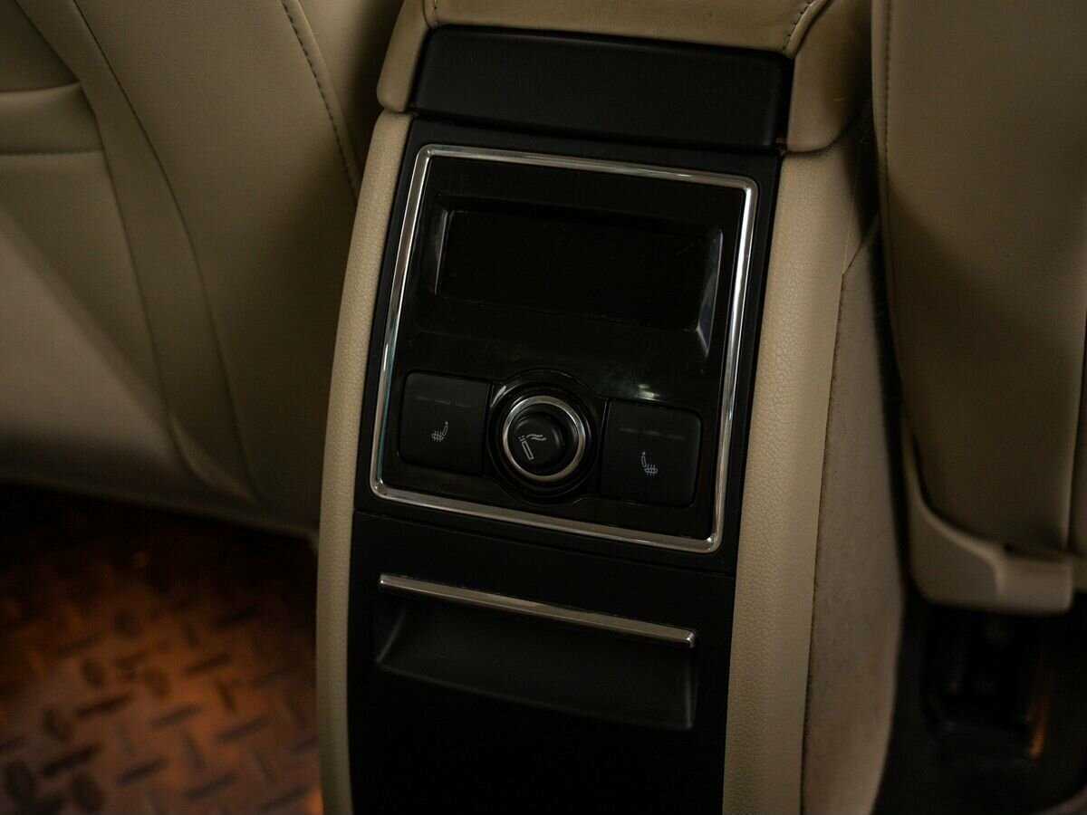 Skoda Superb с пробегом — 2012 год. Фото: #9