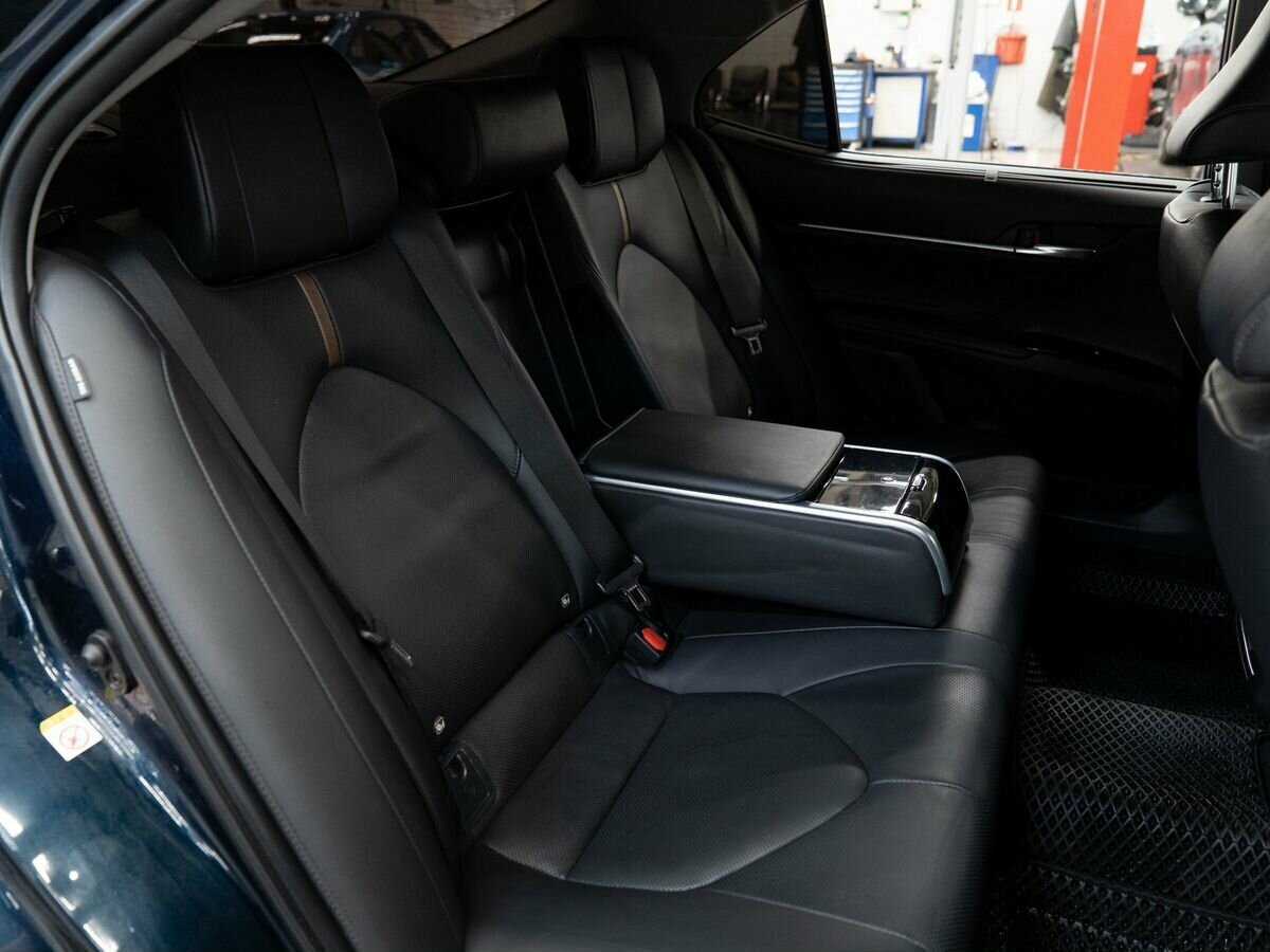 Toyota Camry с пробегом — 2018 год. Фото: #8