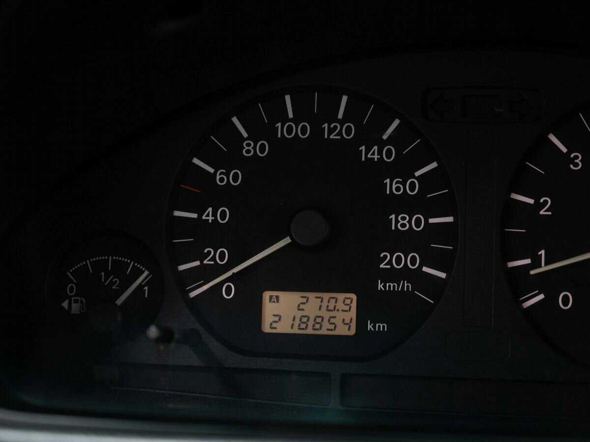 Mitsubishi Space Star с пробегом — 2002 год. Фото: #13